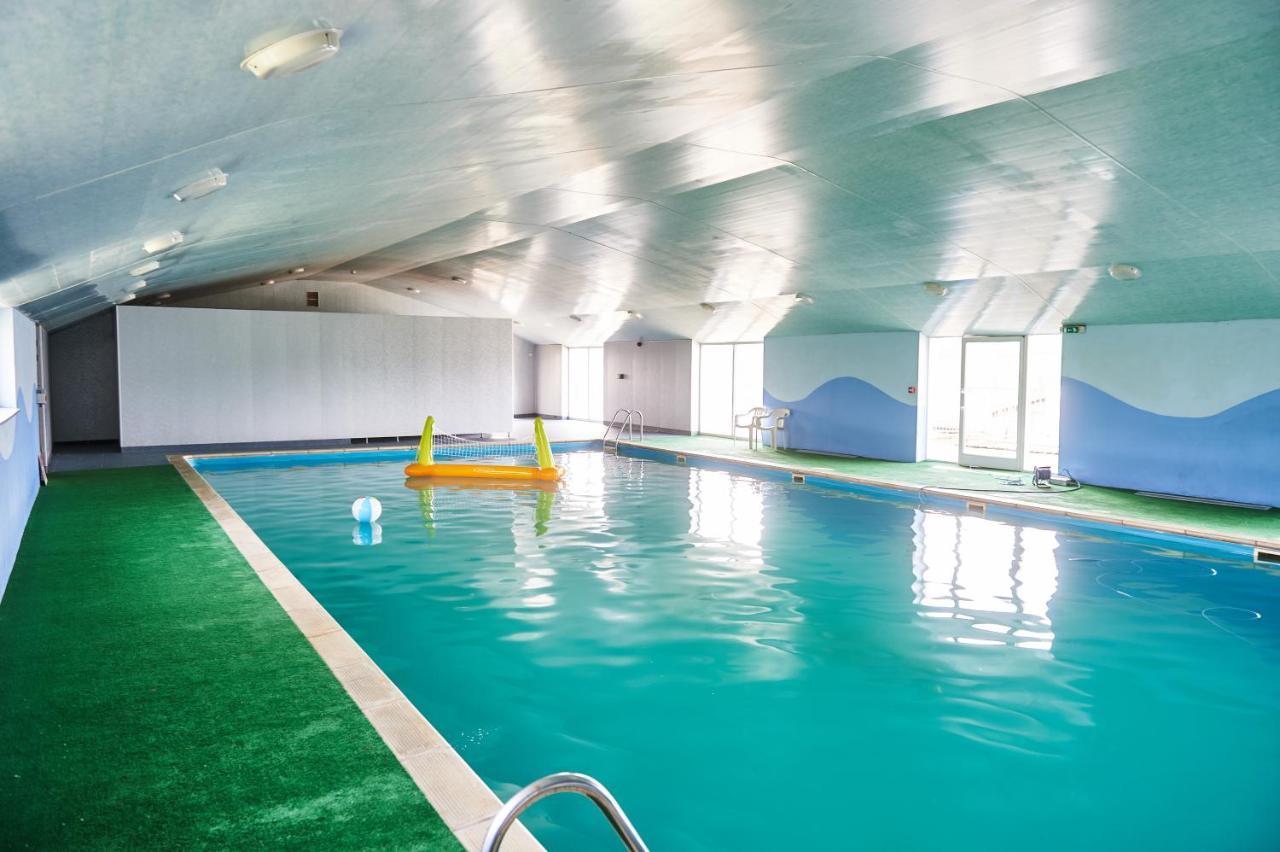 Penuwch Boathouse- Lakeside Rural Cottage Ideal For Families With Indoor Heated Pool 卡马森 外观 照片